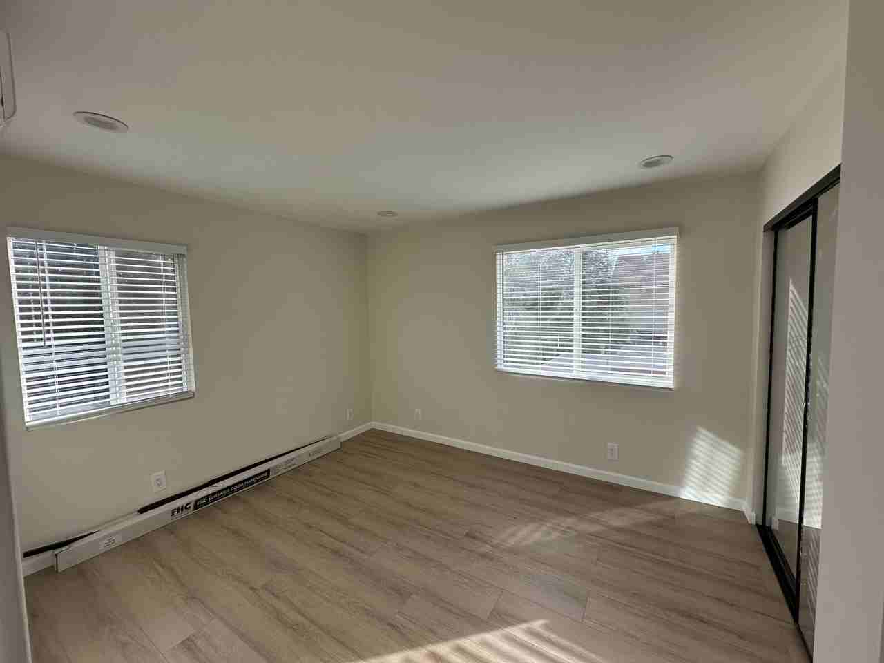 6003 Cahuenga Blvd #D - Photo 7 of 20