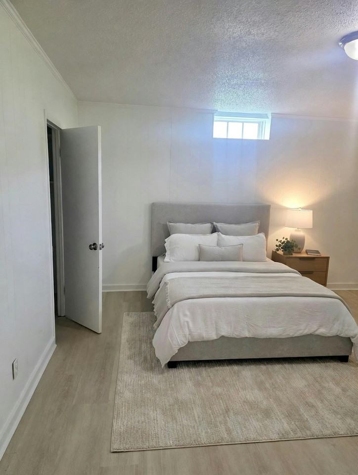 3990 Seven Springs Road - Photo 5 of 10