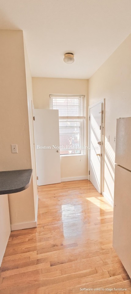 92 N Margin St - Photo 3 of 10