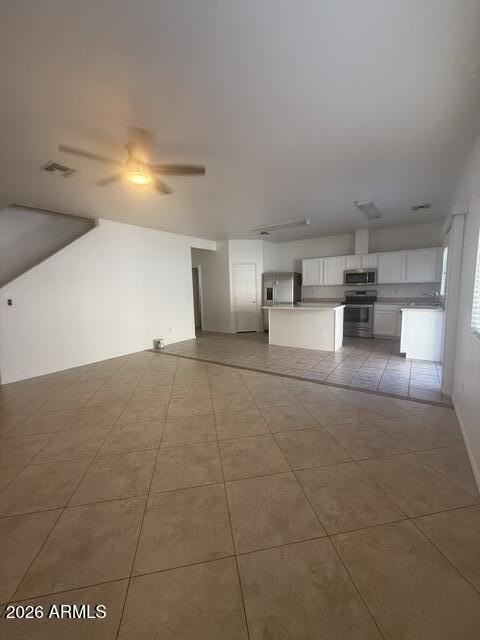 7034 W Mercer Ln - Photo 7 of 24