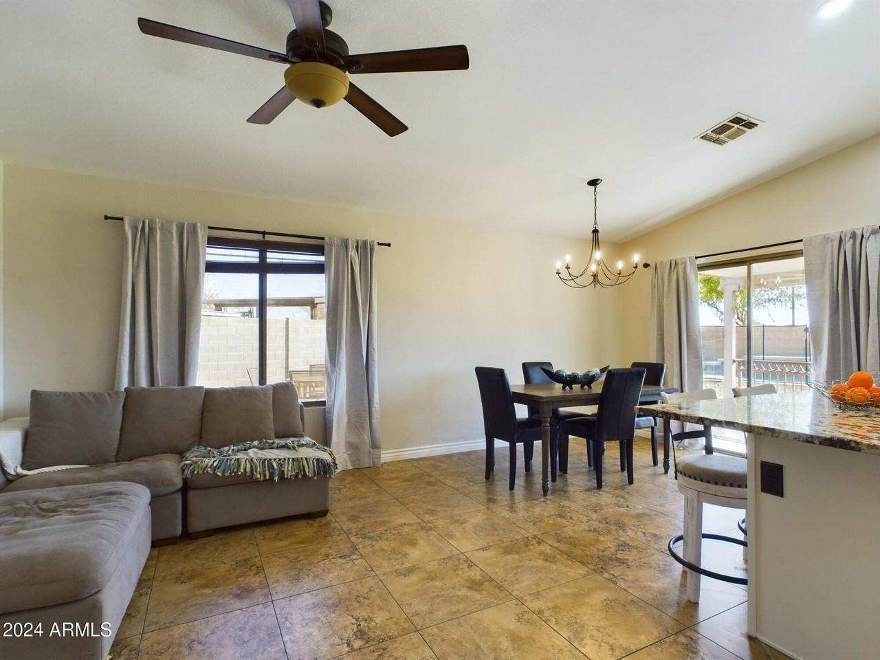8735 W Royal Palm Rd - Photo 7 of 17