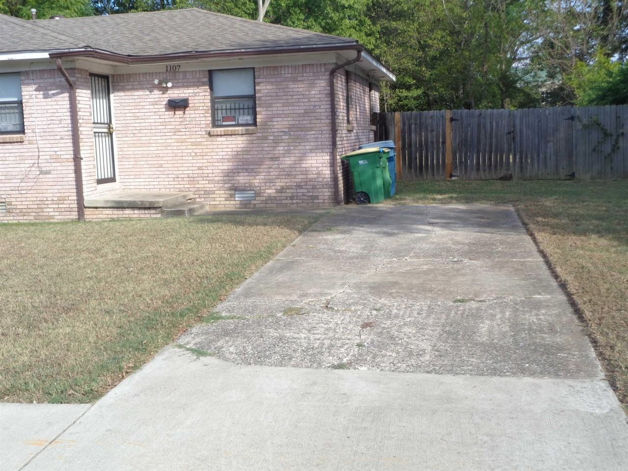 1105 S Ringo St - Photo 3 of 17