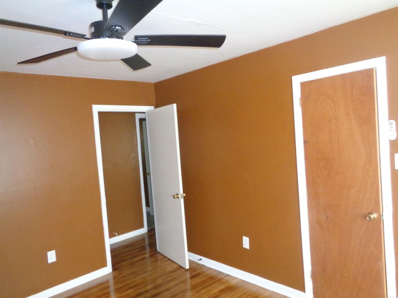 1105 S Ringo St - Photo 6 of 17
