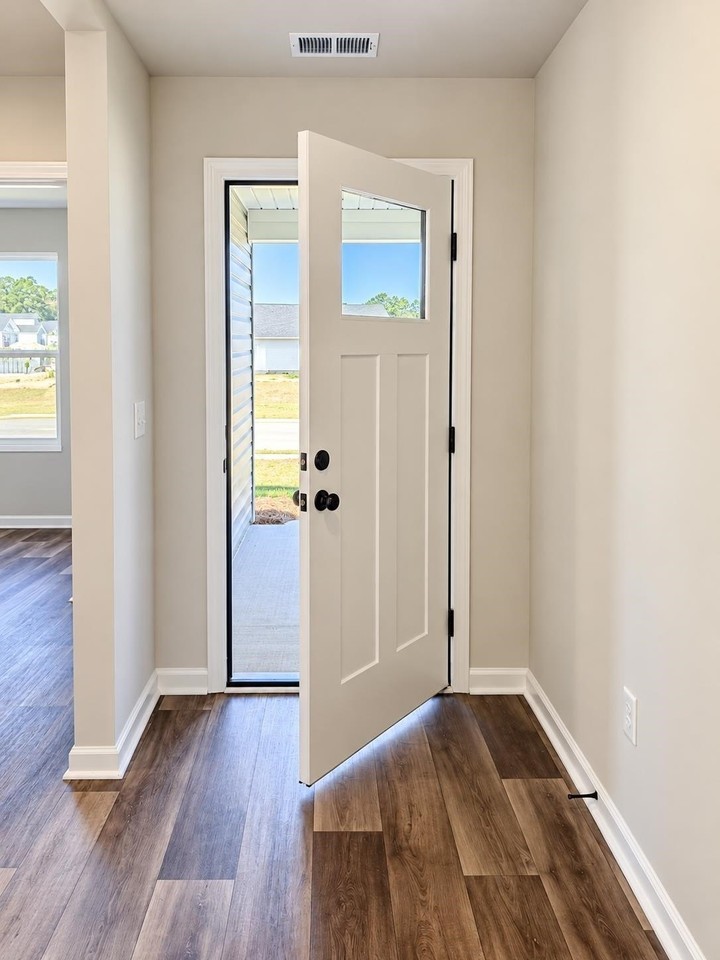 562 Cambria Dr - Photo 4 of 18