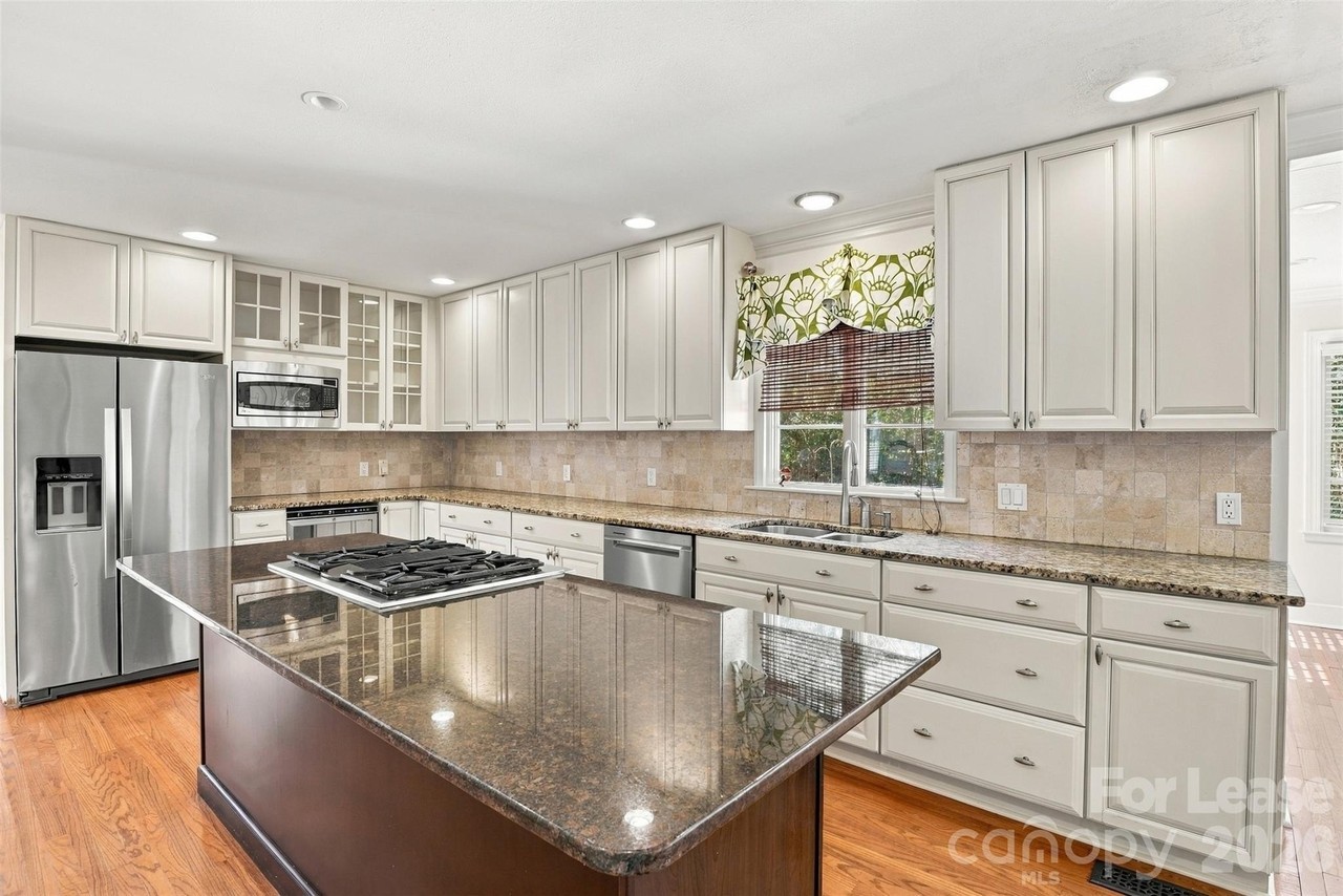 618 Shelton St - Photo 6 of 23