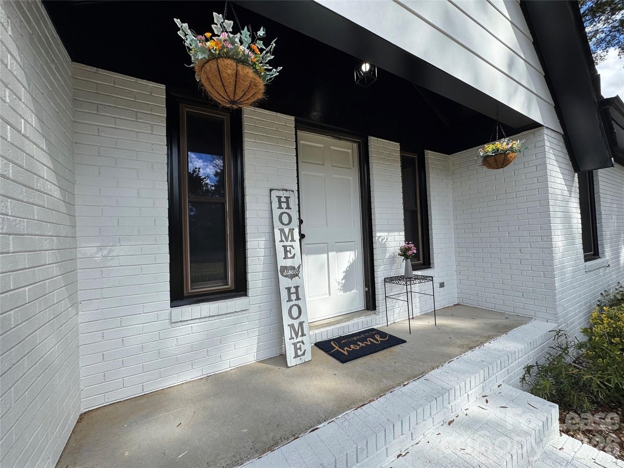 425 Acorn Oaks Dr - Photo 3 of 18