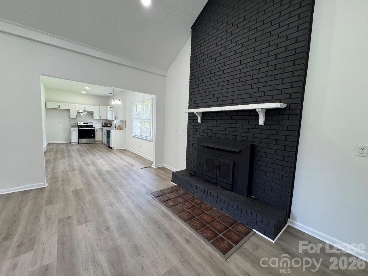 425 Acorn Oaks Dr - Photo 7 of 18