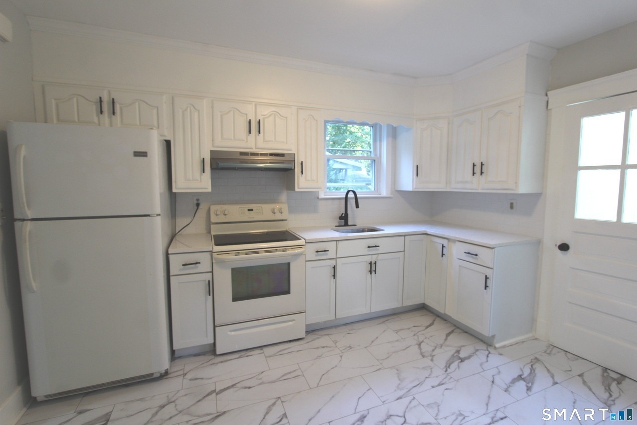 53 Park Rd - Photo 4 of 14