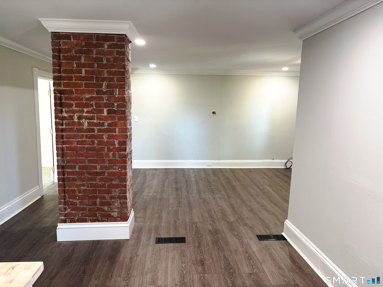 1828 Main St - Photo 5 of 23