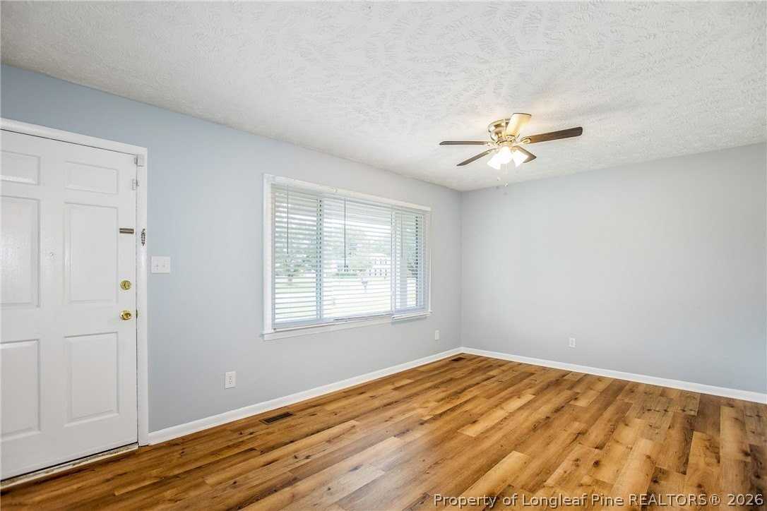 124 Golf Dr - Photo 4 of 28