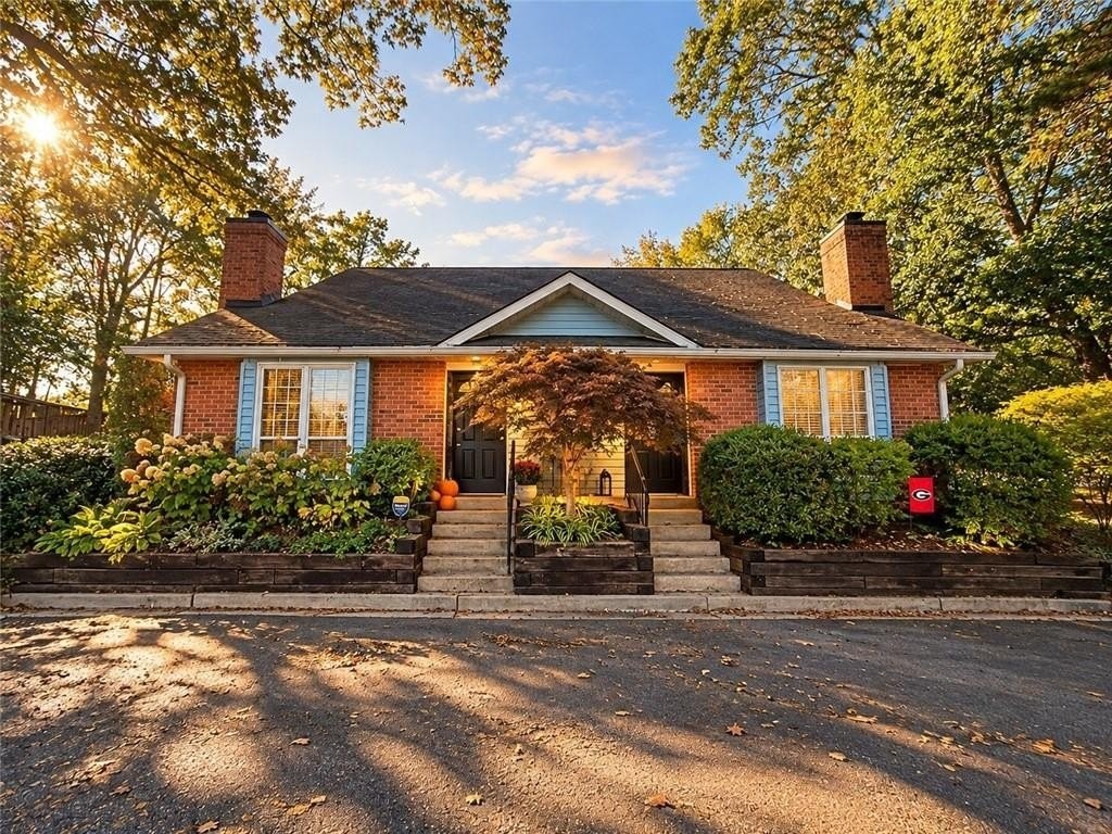 1195 Minhinette Dr #F - Photo 2 of 39