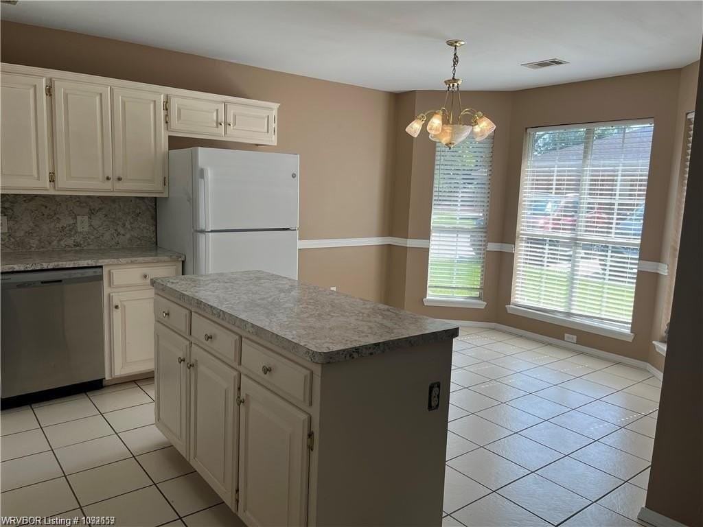 9024 S 28th St - Photo 5 of 8