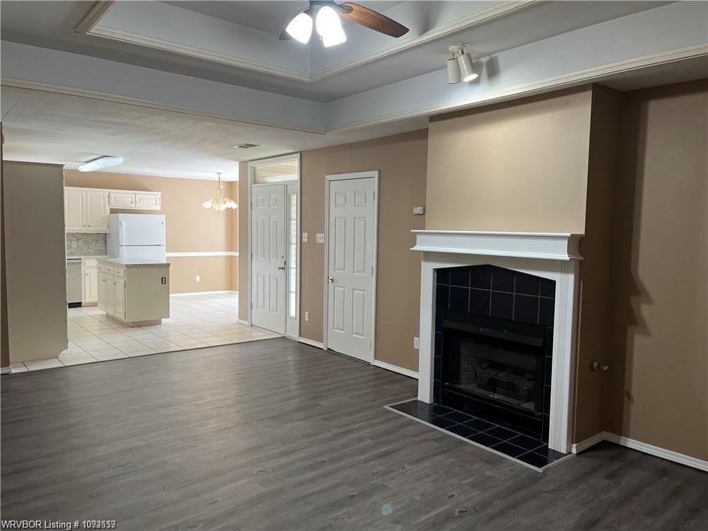 9024 S 28th St - Photo 7 of 8