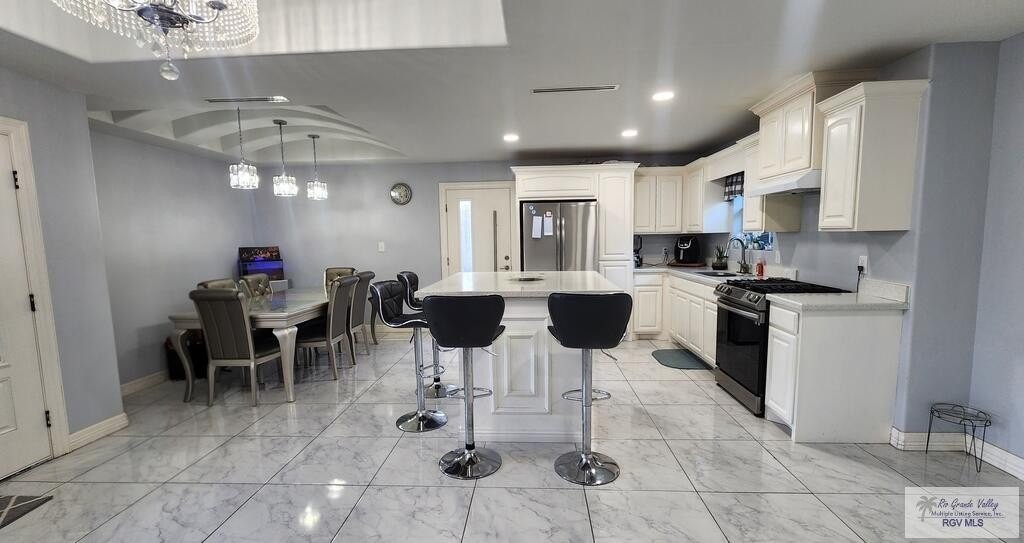5093 Christian - Photo 3 of 16
