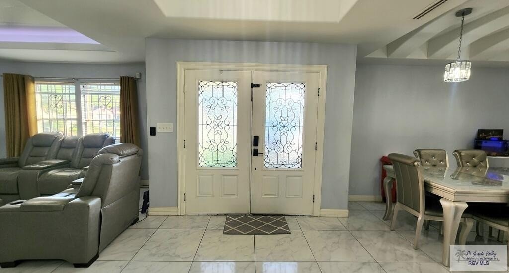 5093 Christian - Photo 6 of 16