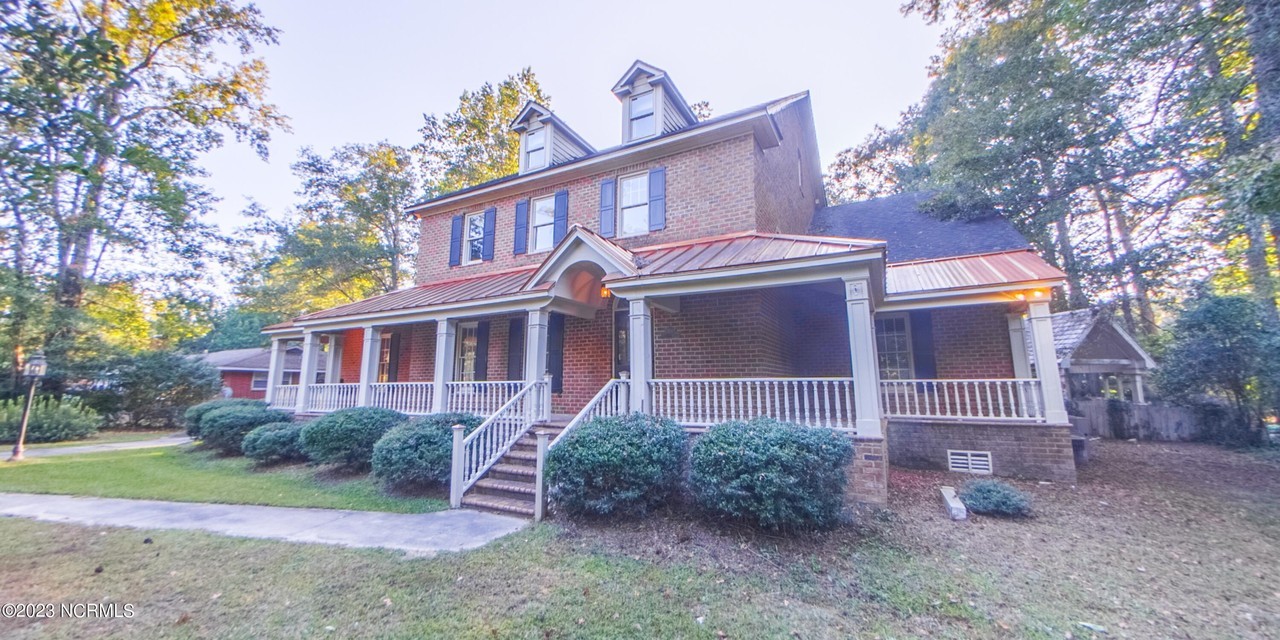 539 Edgewood Cir - Photo 2 of 50