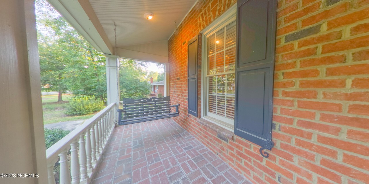 539 Edgewood Cir - Photo 6 of 50