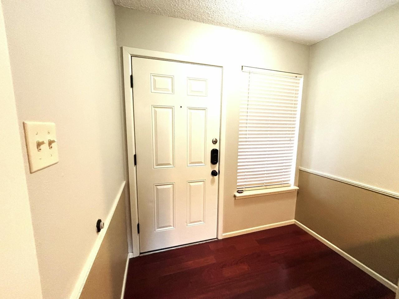 5712 37th St - Photo 4 of 22