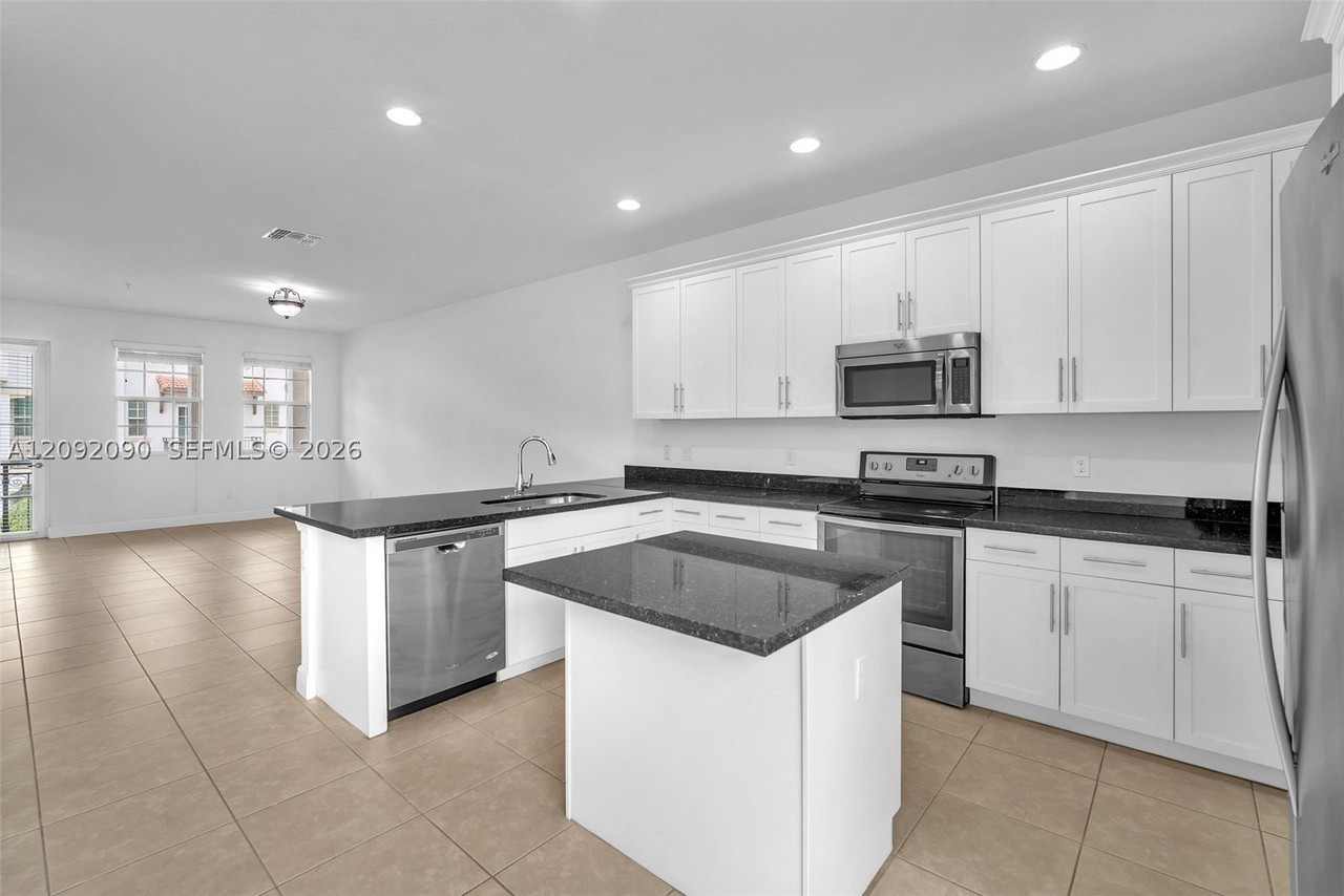 11979 Sw 28th Ct - Photo 5 of 40