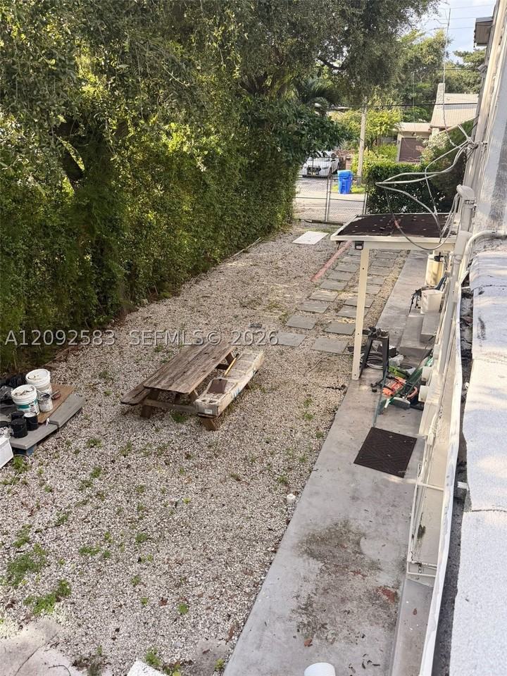 320 Ne 57th St #2 - Photo 2 of 20