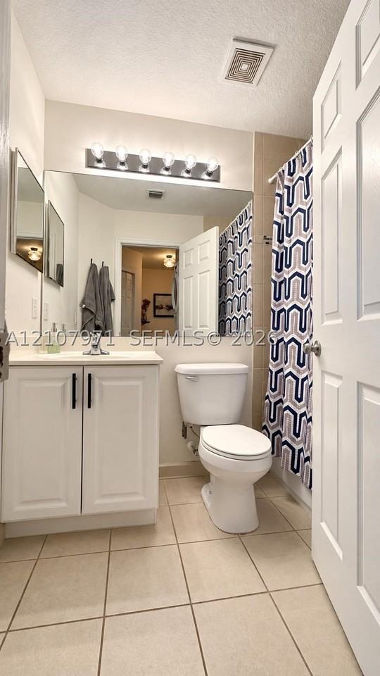 4921 Sw 66th Ter #4921 - Photo 6 of 14