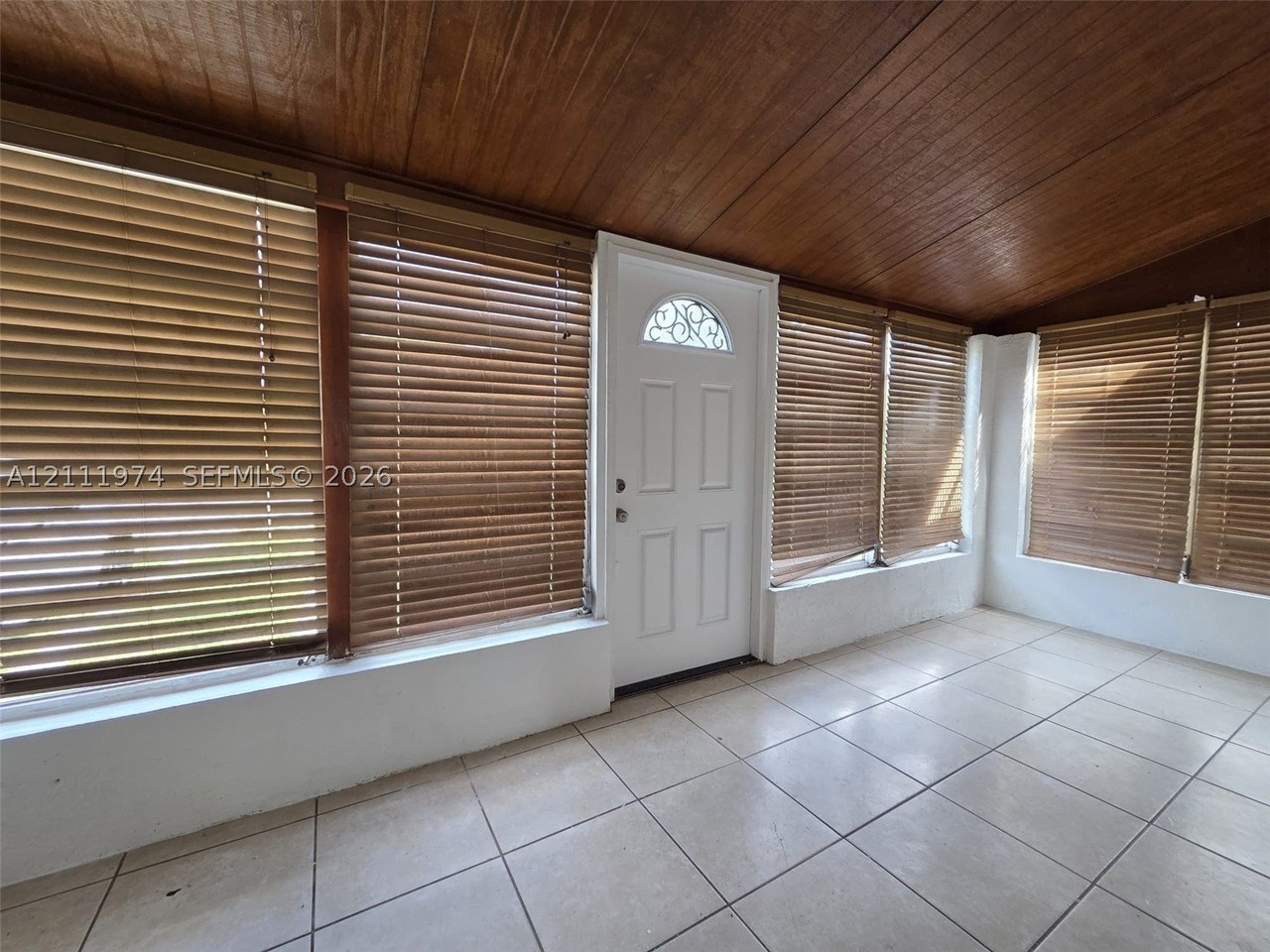 600 Sw 44th Ct - Photo 2 of 14