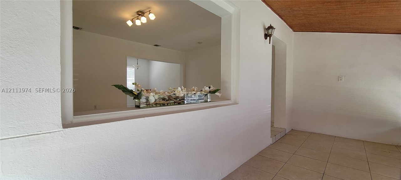 600 Sw 44th Ct - Photo 3 of 14