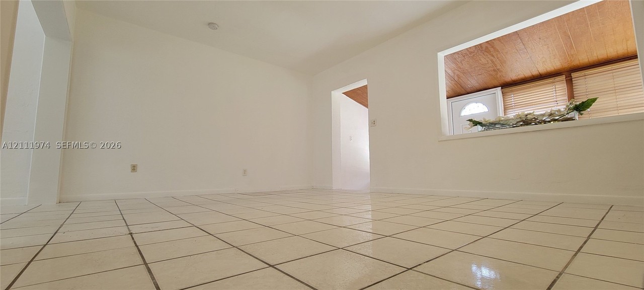 600 Sw 44th Ct - Photo 4 of 14
