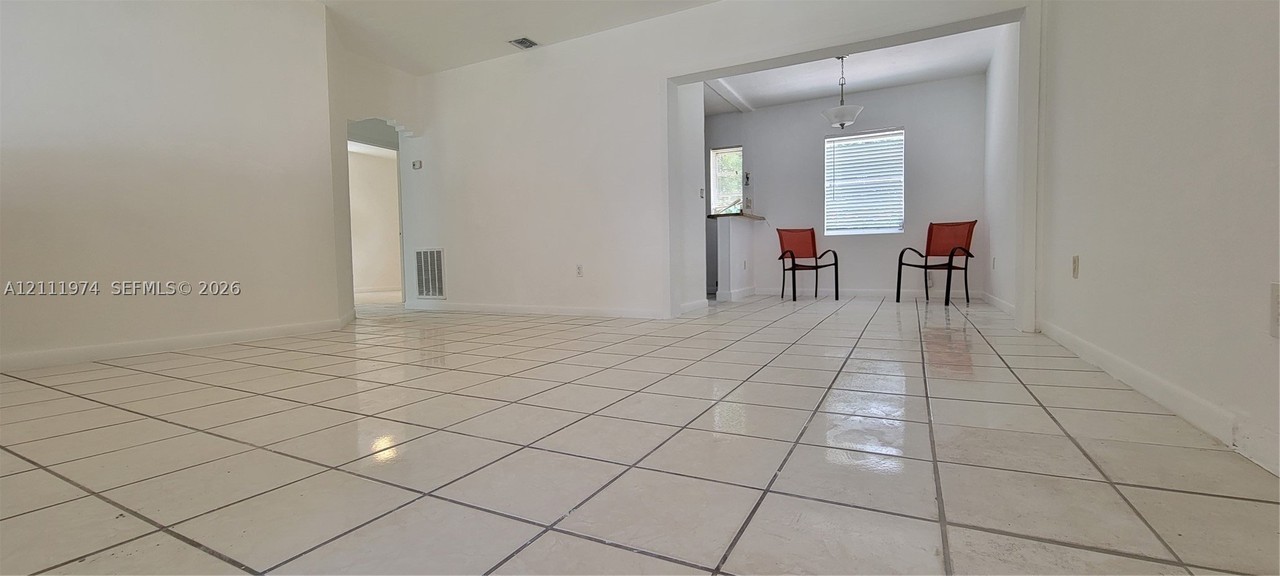 600 Sw 44th Ct - Photo 7 of 14