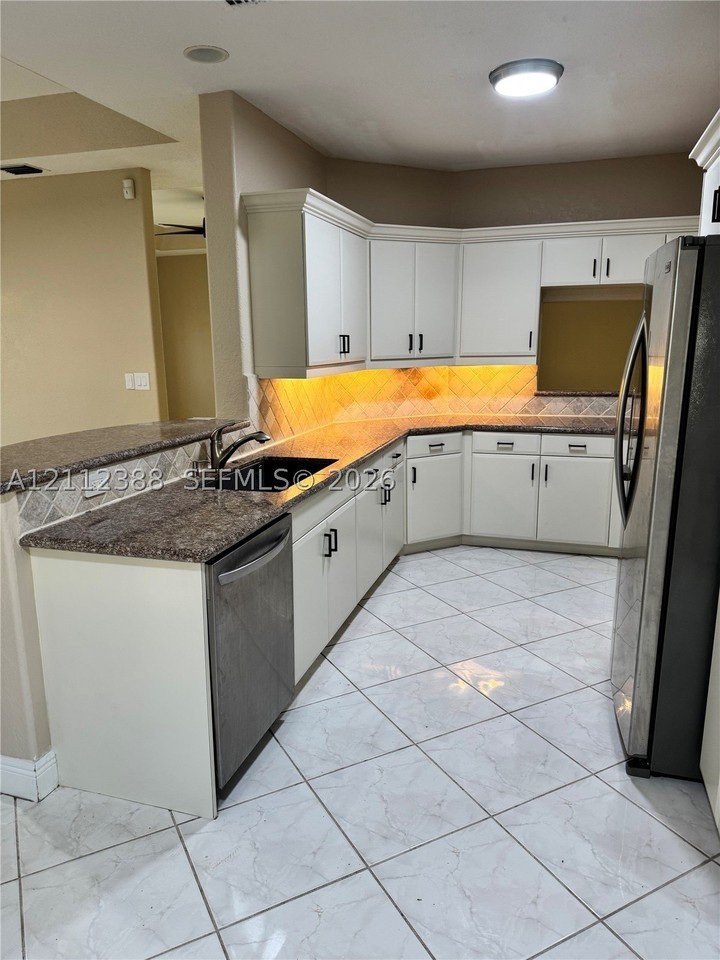 9766 Royal Palm Blvd #19 - Photo 5 of 35