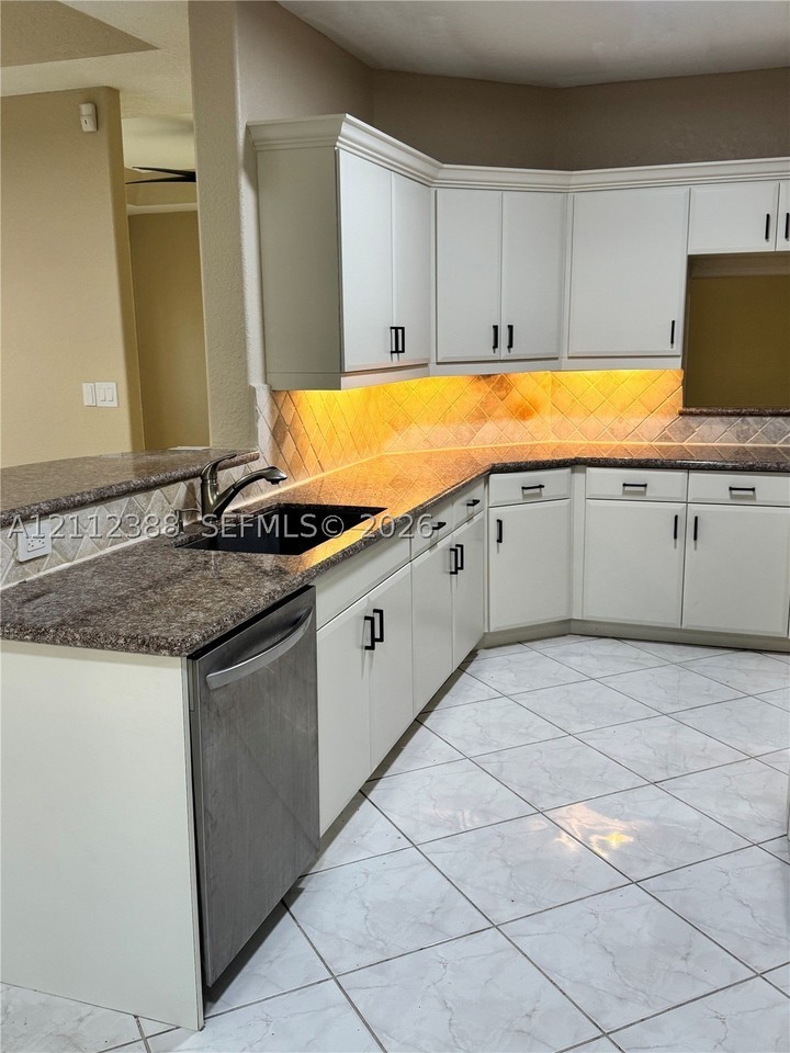 9766 Royal Palm Blvd #19 - Photo 6 of 35