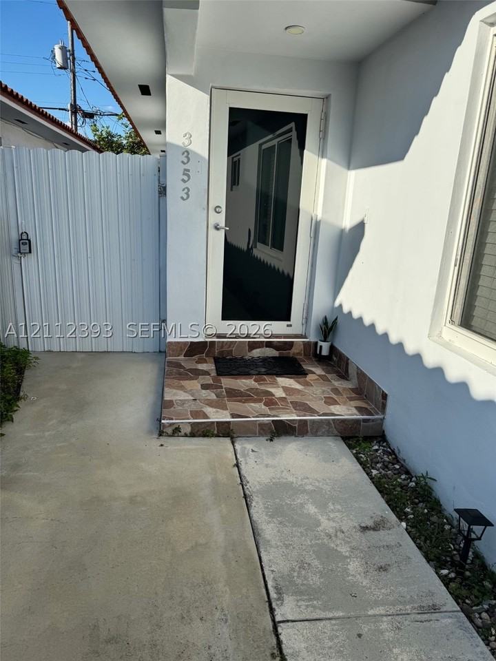 3351 Sw 24th Ter #1 - Photo 3 of 12