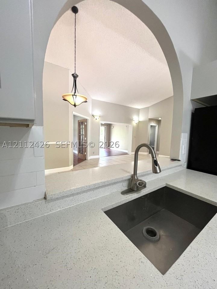 10445 Nw 8th Ct - Photo 3 of 24