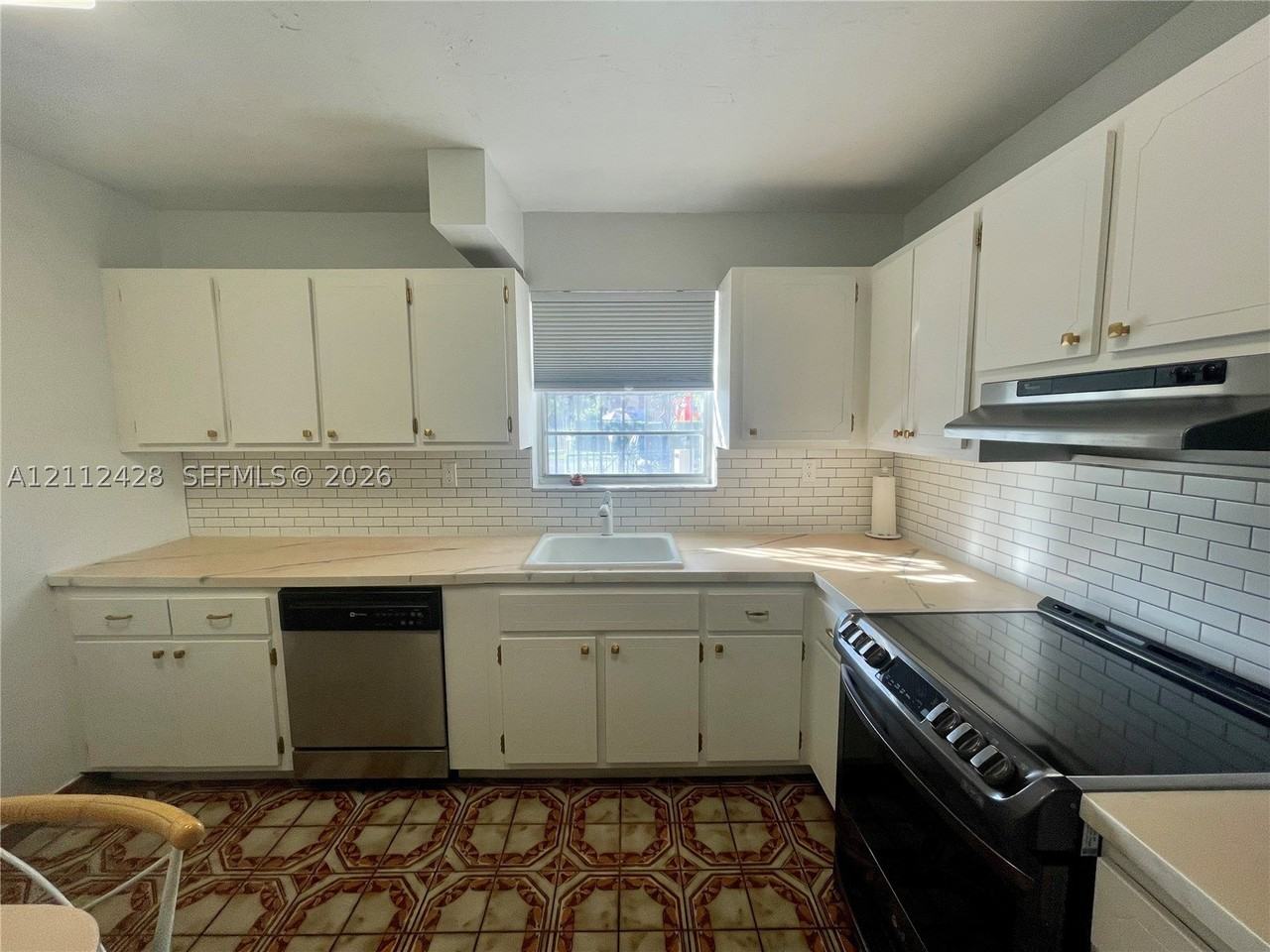 60 Flagami Blvd #0 - Photo 4 of 19