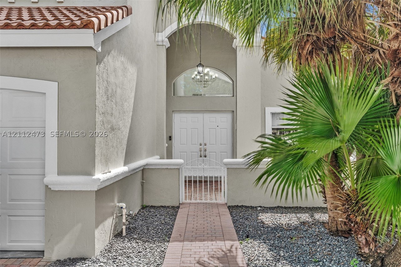 3340 Sw 50th St - Photo 2 of 49