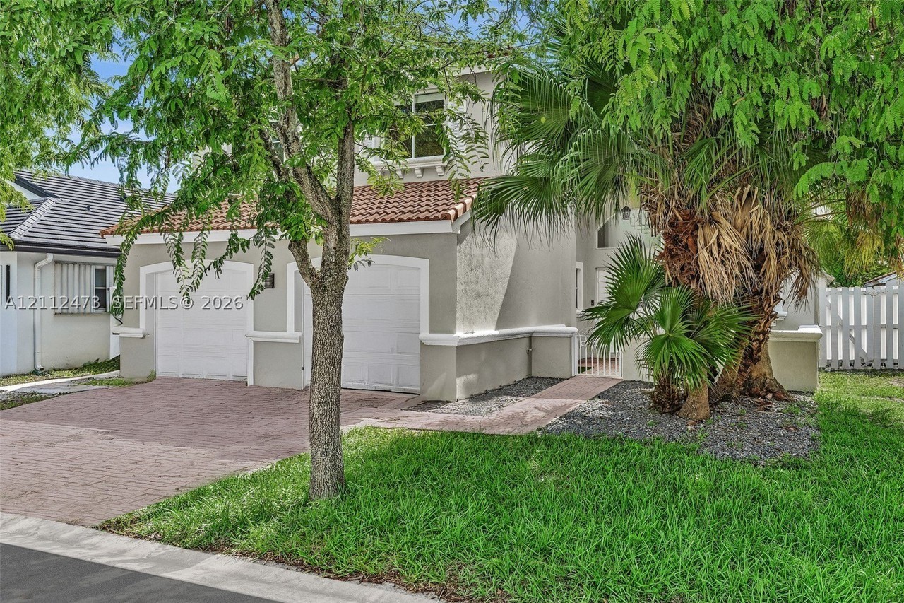 3340 Sw 50th St - Photo 3 of 49