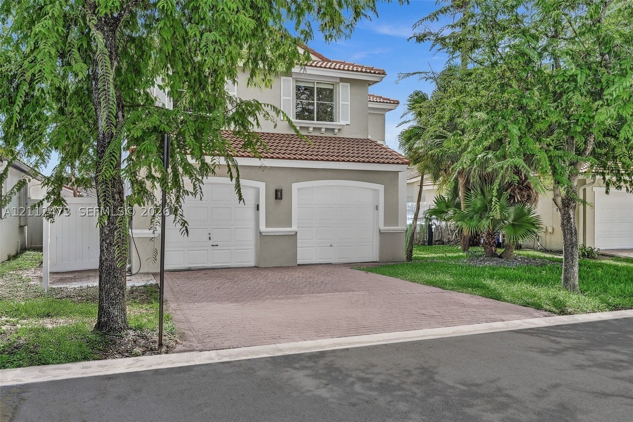 3340 Sw 50th St - Photo 4 of 49