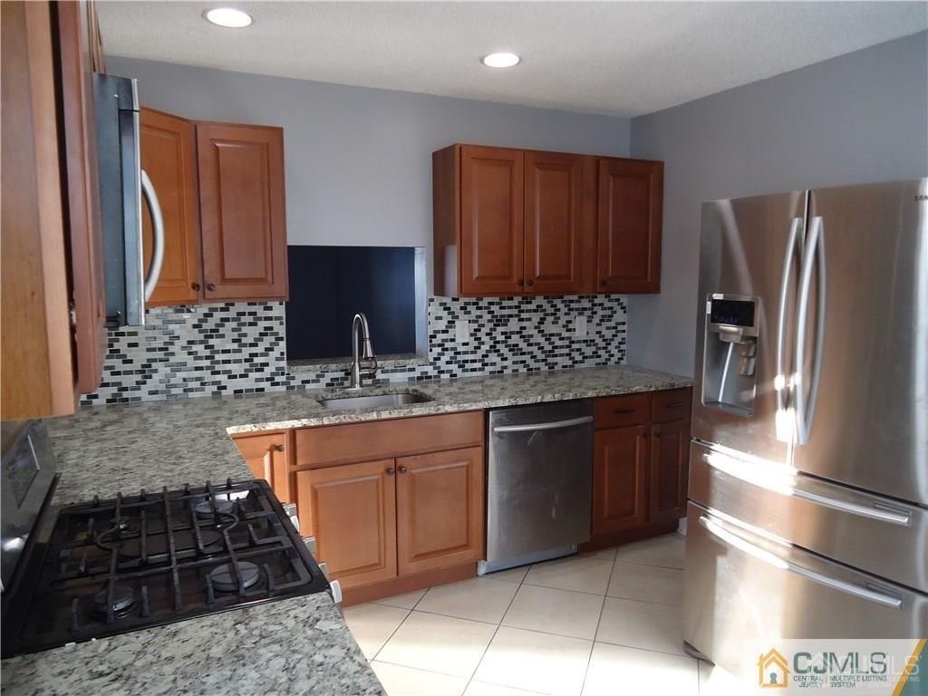 28 Kingston Run - Photo 3 of 21