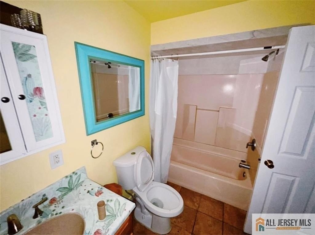 3807 Atlantic Ave - Photo 2 of 16