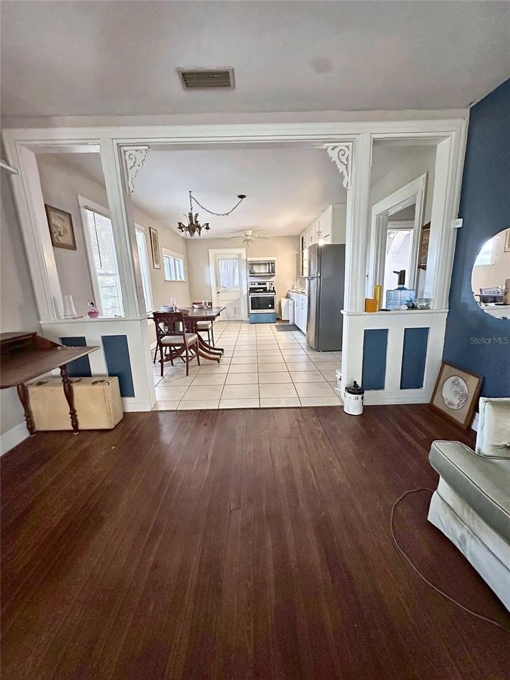 1235 16th St - Photo 4 of 17