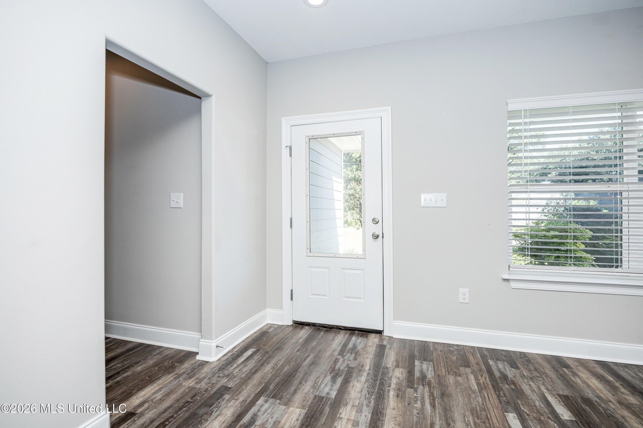 615 Plum St - Photo 4 of 46