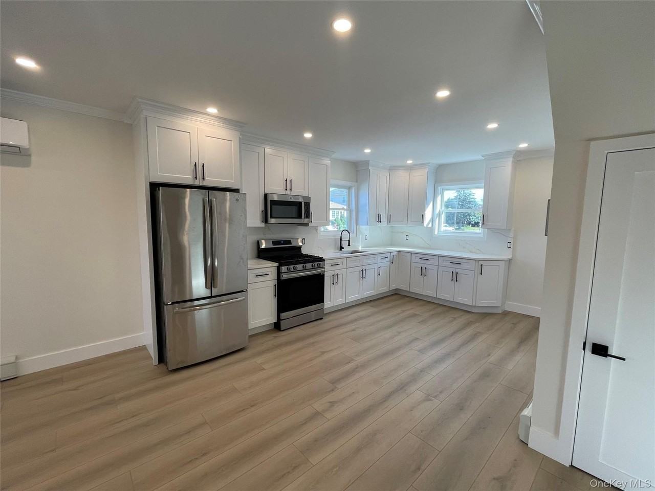 333 Meacham Ave - Photo 6 of 12