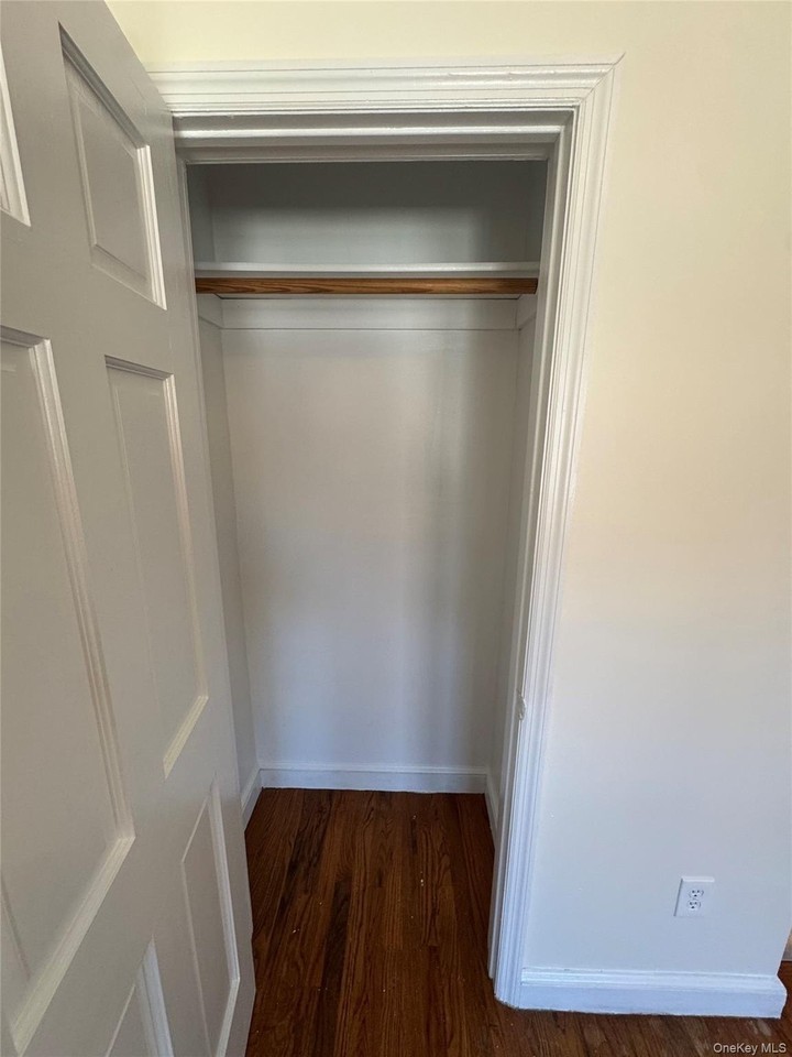 514 E 53rd St - Photo 5 of 14