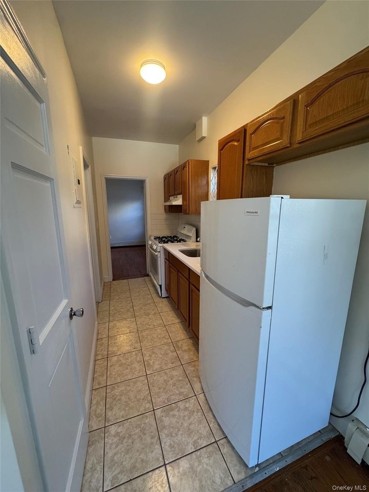 514 E 53rd St - Photo 6 of 14