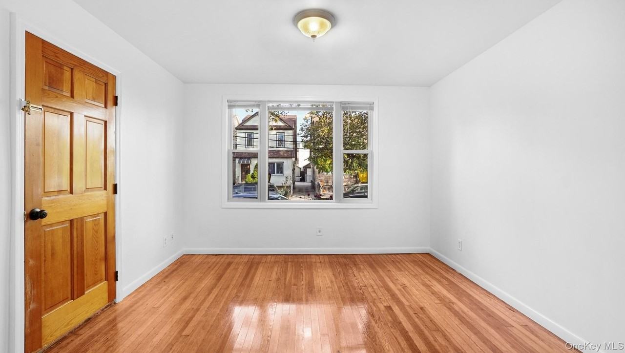 5256 73rd St - Photo 3 of 17