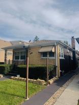 5821 N California Ave - Photo 1 of 1