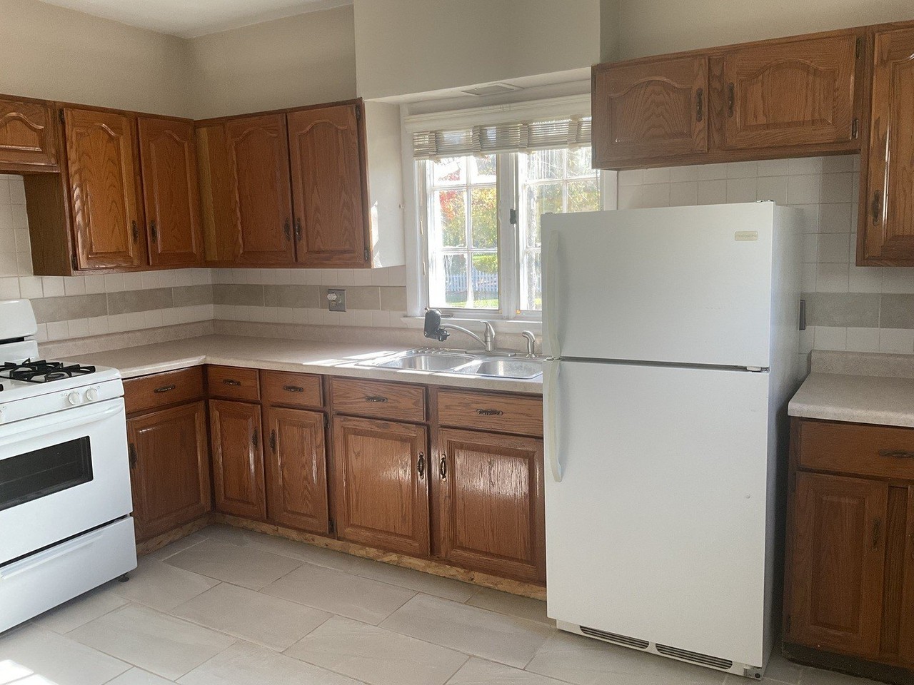 105 N Jefferson St #1 - Photo 3 of 10