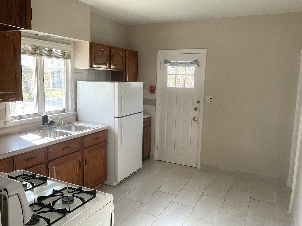 105 N Jefferson St #1 - Photo 4 of 10
