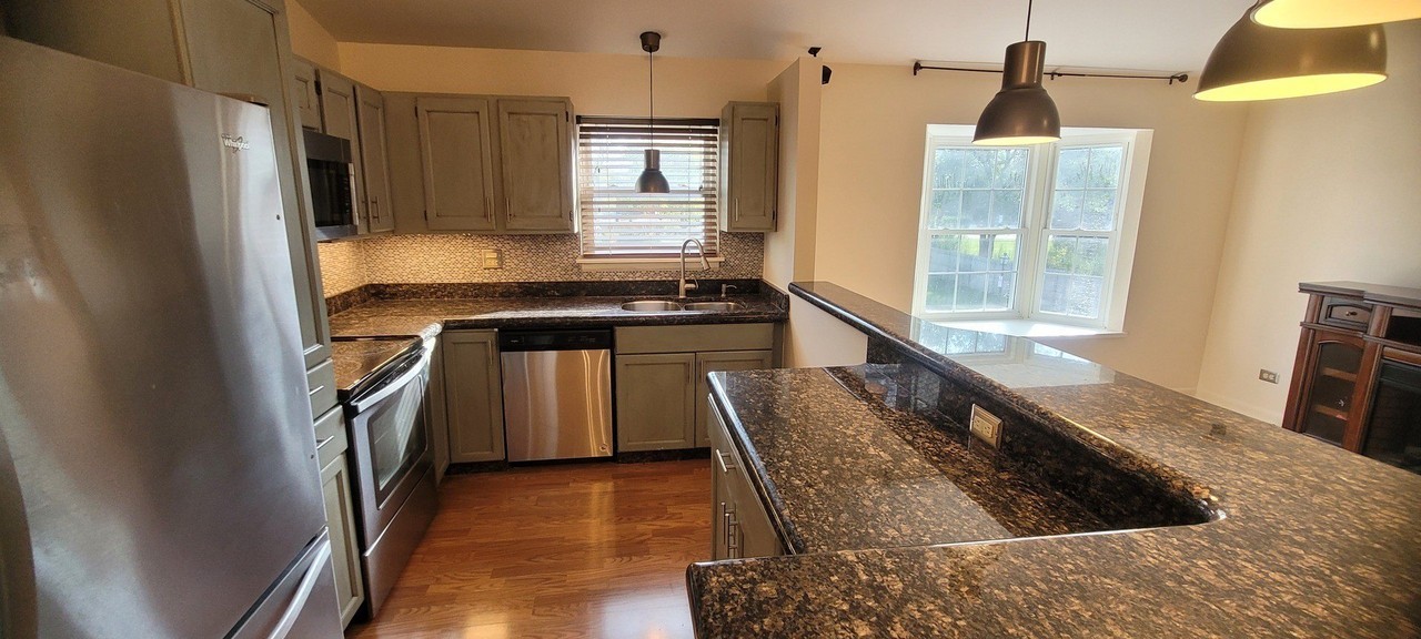 156 W Golf Rd #C - Photo 2 of 17