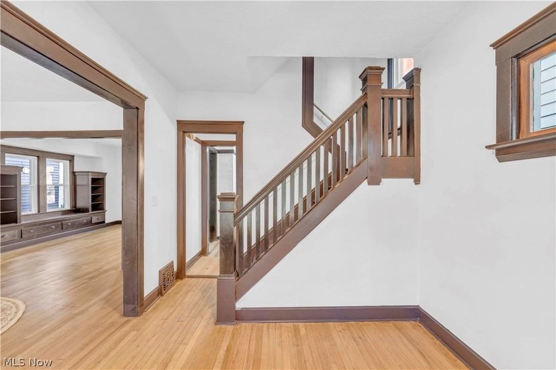 2032 W 89th St - Photo 7 of 30